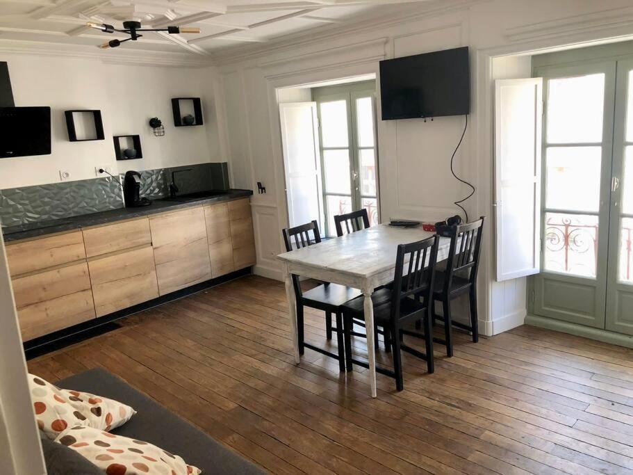 Le Garengeot - Wifi - Centre Ville - Property Rental Nm Vitré Exterior photo