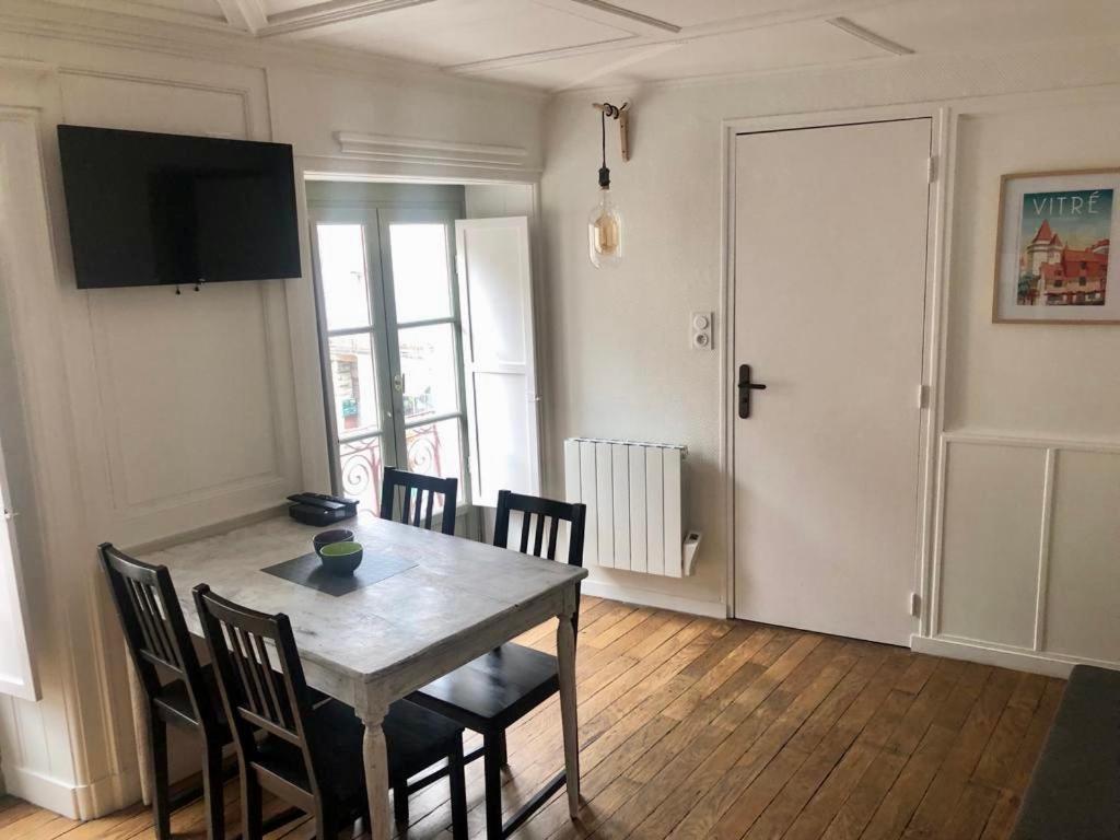 Le Garengeot - Wifi - Centre Ville - Property Rental Nm Vitré Exterior photo